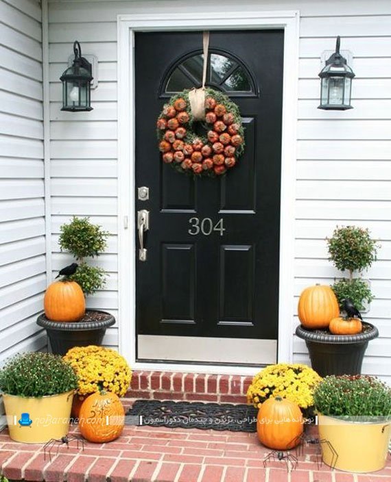 تزیین درب ورودی منزل به شکل پاییزی و هالووینی
