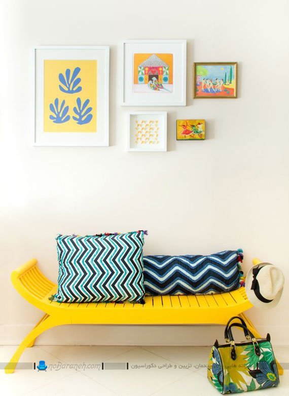 طراحی دکوراسیون خانه با زرد. کاناپه راحتی چوبی و فانتزی زرد رنگ