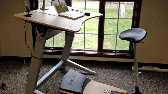 میز و صندلی مدرن کامپیوتر