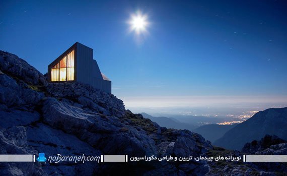 کمپ و پناهگاه چوبی بر لبه صخره های کوه آلپ