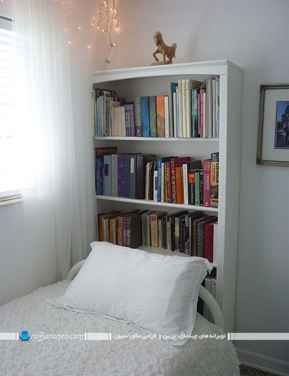 چیدمان تخت خواب و کتابخانه در اتاق خواب. چیدمان کتابخانه در اتاق خواب. مدلهای ساده و شیک کتابخانه چوبی برای اتاق خواب