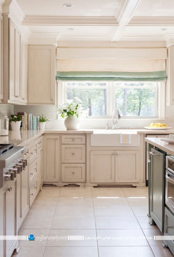 پرده های رنگی شاد و زیبا برای آشپزخانه سفید تزیین آشپزخانه با کابینت سفید