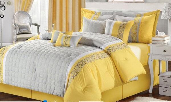 روتختی و روبالشی طرحدار با رنگ بندی زرد و طوسی، روتختی شیک و زیبا با رنگ بندی زرد، طراحی دکوراسیون اتاق خواب با رنگ زرد