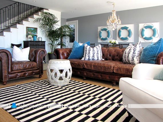 تزیین منزل با فرش راه راه سیاه و سفید دکوراسیون کلاسیک اتاق پذیرایی تزیین اتاق پذیرایی با رنگ آبی و قهوه ای
