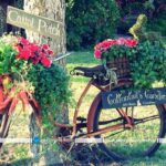 مدلهای تزیین حیاط خانه و باغچه با دوچرخه قدیمی و گلها