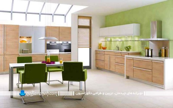 کابینت های کرم رنگ و دیوارهای سبز آشپزخانه. دکوراسیون آشپزخانه با رنگ سبز. رنگ آمیزی و رنگ بندی آشپزخانه با رنگ سبز و قهوه ای. رنگ آمیزی دیوار آشپزخانه