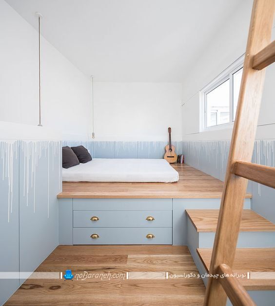 اتاق خواب نیمه دوبلکس با دکور چوبی. کشو کاری کف اتاق خواب دوبلکس. دکوراسیون چوبی و ارزان اتاق خواب کوچک. 