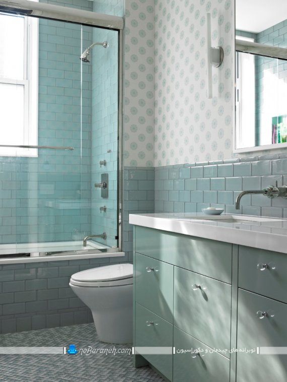 کاشی سرامیک دیواری آبی رنگ طرح دار در مدل های فانتزی شیک مدرن برای دیزاین دکوراسیون حمام و سرویس بهداشتی. تزیین حمام و توالت با آبی و سبز