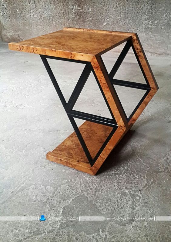 عکس مد میز عسلی جدید و فانتزی با متریال فلزی با ابعاد کوچک چهار ضلعی.