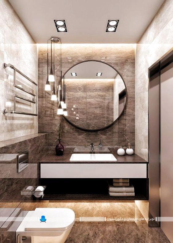 دیزاین شیک و مدرن حمام و روشویی با کاشی و سرامیک آنتیک قهوه ای رنگ